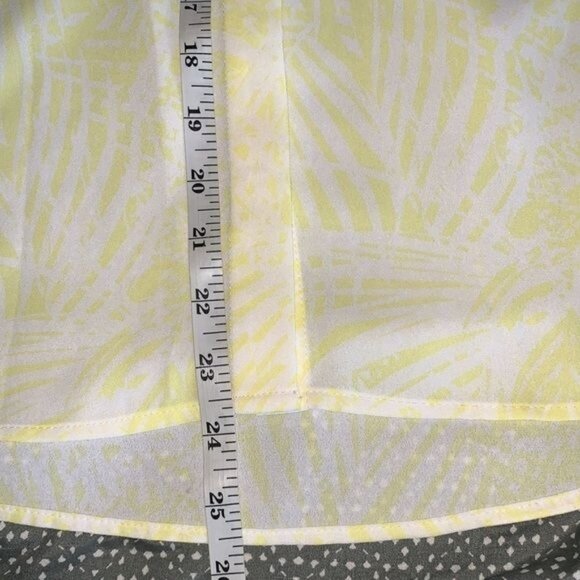 APT.9 XS Yellow & White Button-Down Shirt With Abstract Pattern - Picture 8 of 9
